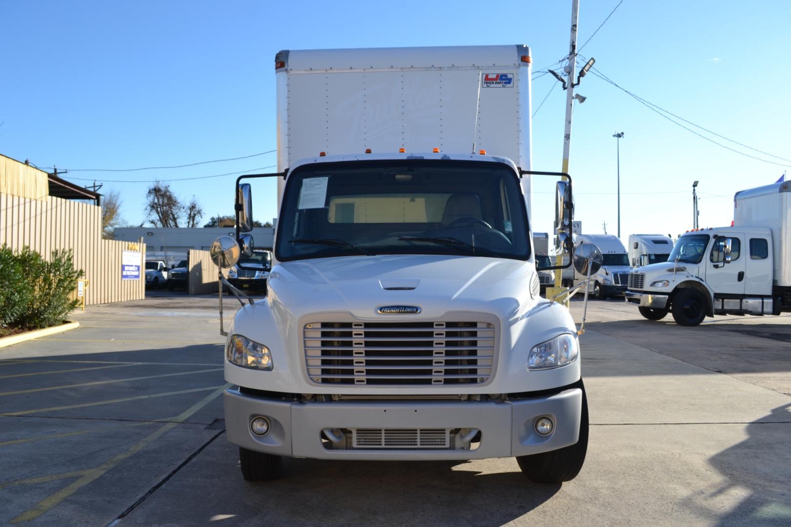 2015 WHITE /GRAY FREIGHTLINER M2-106 with an CUMMINS ISB 6.7L 220HP engine, ALLISON 2100HS AUTOMATIC transmission, located at 9172 North Fwy, Houston, TX, 77037, (713) 910-6868, 29.887470, -95.411903 - Photo#1